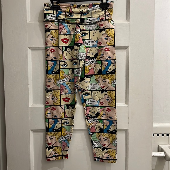 COMIC BOOK ORINT LEGGINGS - Picture 1 of 3